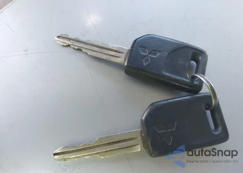 2000 Mitsubishi Montero Sport Ls/Xls z USA, uszkodzony, nr VIN JA4LS31H1YP815611